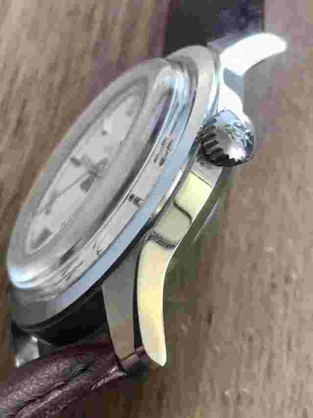 Revue Cerberus DS wristwatch