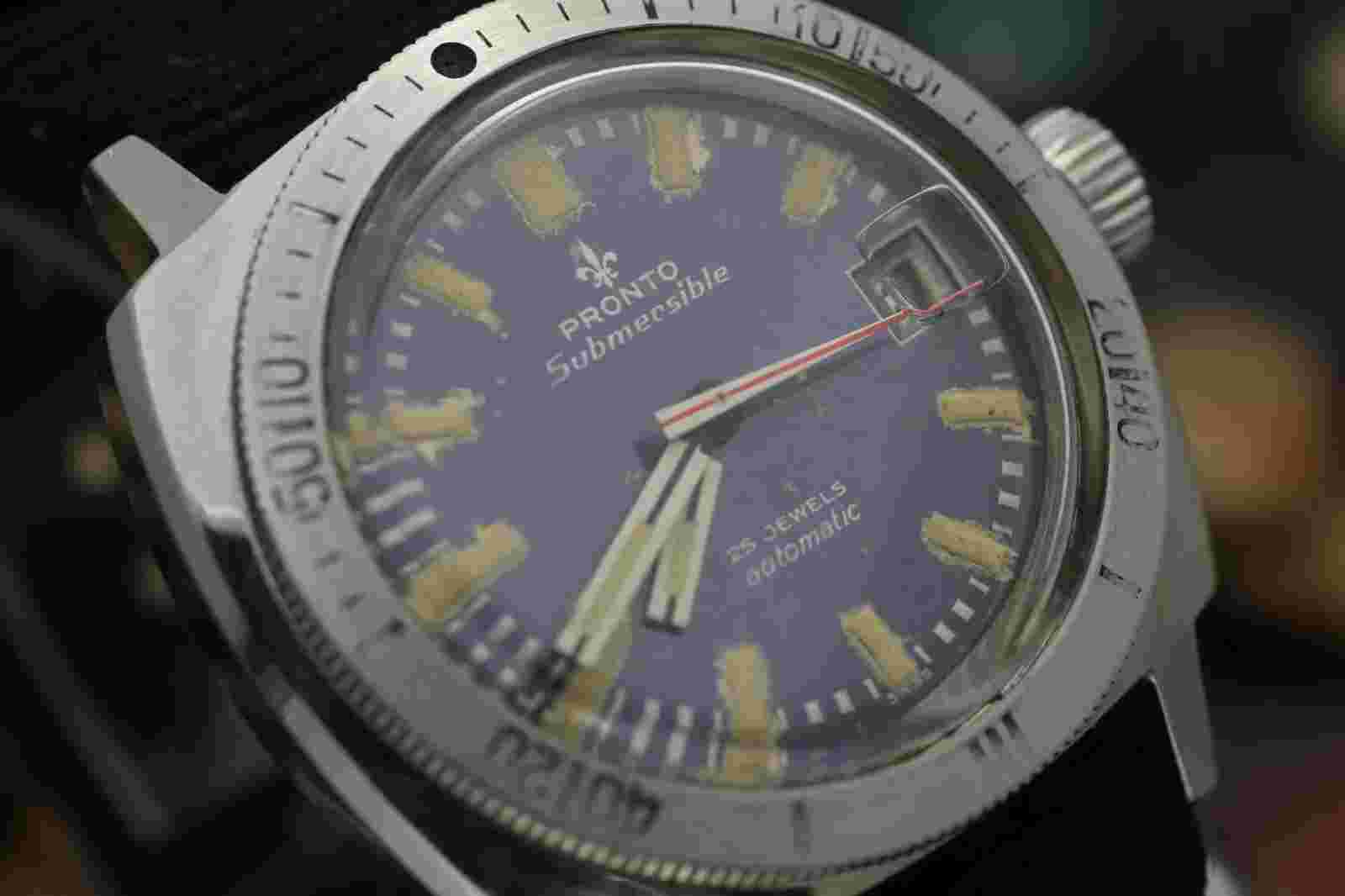 Vintage PRONTO SUBMERSIBLE Automatic Stainless Steel 300M Diver's Watch Clean