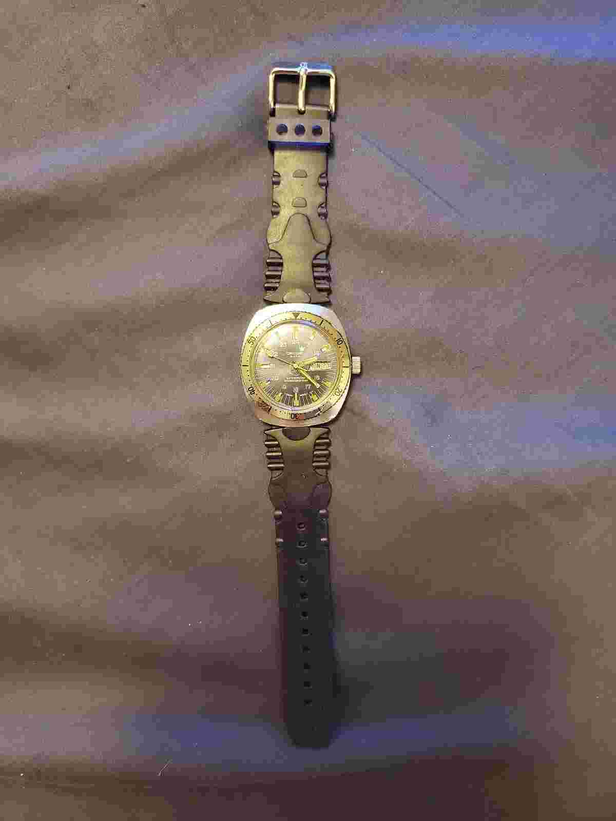 Vintage Cronel 5 ATM Day/Date Diver Manual Wind Men's Watch