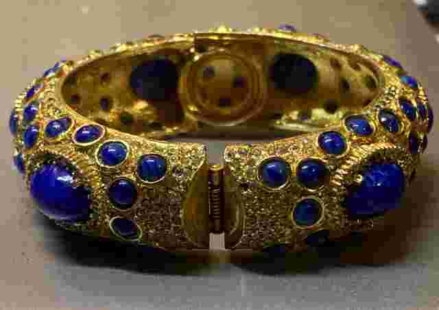 Kenneth Jay Lane KJL 1960’s Gold Plated Blue Cabochon Glass Bracelet