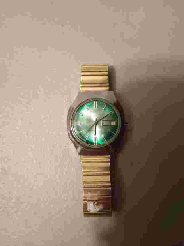 Vintage Mens Kronotron Electra antishoc Wristwatch Green Dial Date Repair
