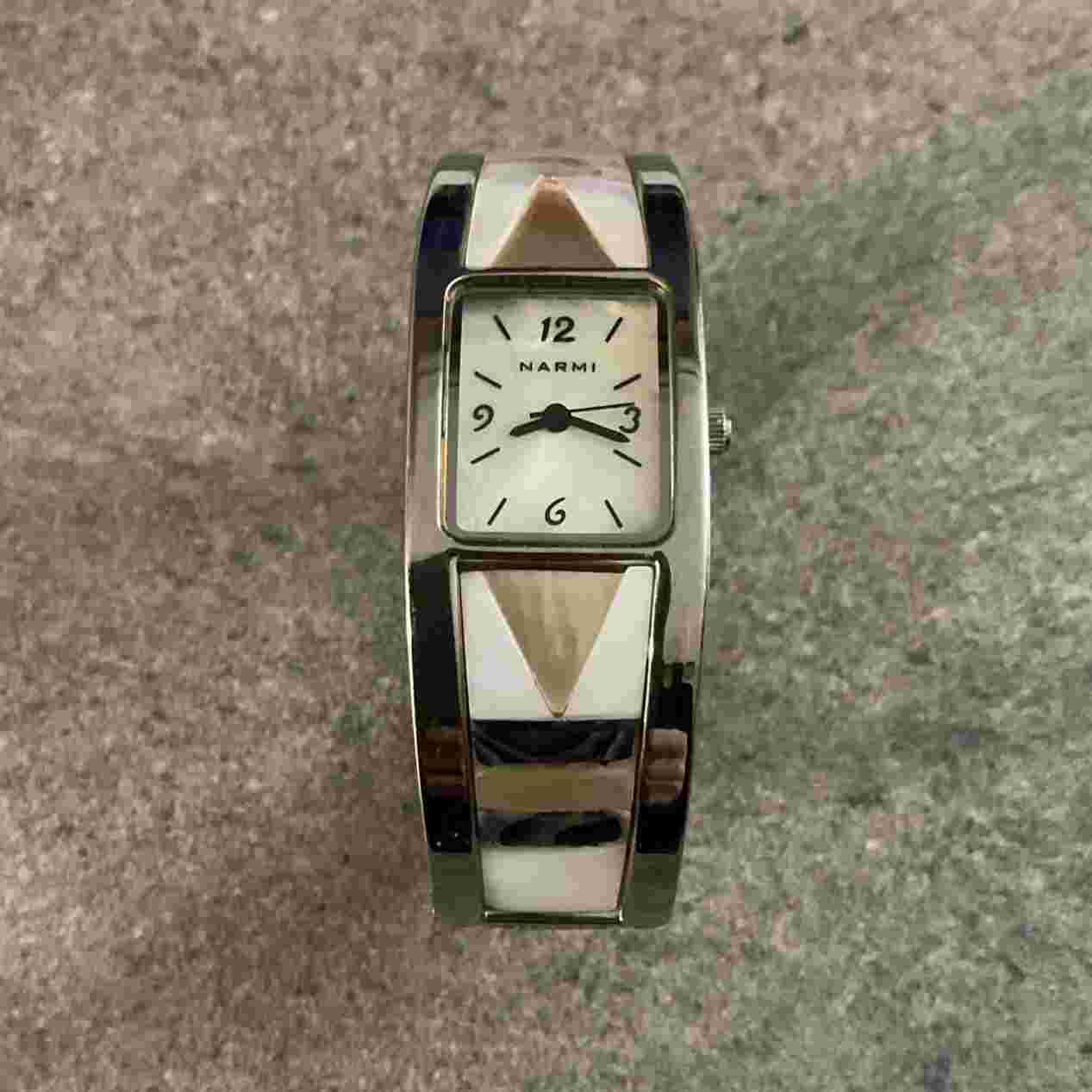 Beautiful Vintage Narmi Women’s Bracelet Watch 21mm W/Mother Of Pearl Enlay BCF