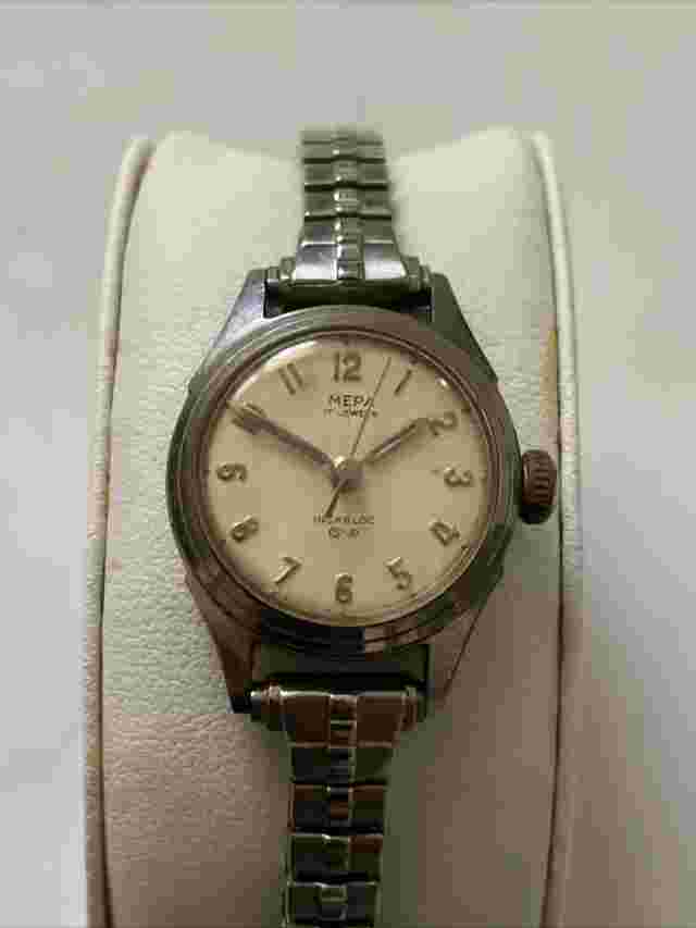 Vintage Ladies MEPA INCABLOC 17 Jewels Silver Tone Mechanical Watch WORKS GREAT!