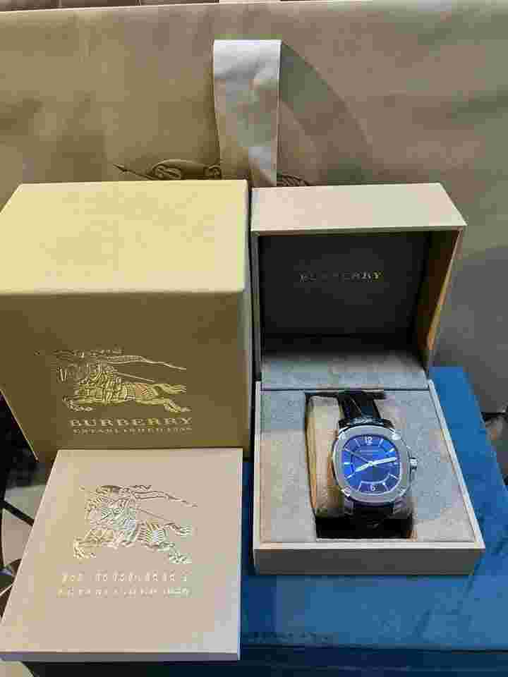Burberry The Britain BBY1205 Automatic Watch Silver Navy Discontinued Box Set
