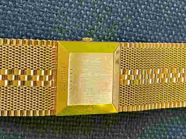 VINTAGE JUVENIA WATCH 18K SOLID YELLOW GOLD.