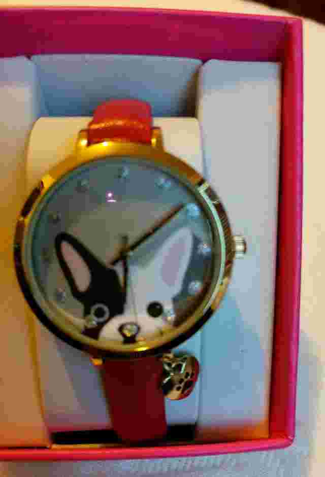 No Boundarie LADIES Dog DESIGN WRISTWATCH 1 1/4 FACE GOLD COLORED TRIM Red BAND