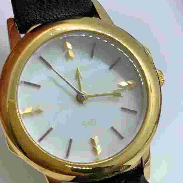 Stella & dot ladies 28mm Quartz analog gold tone watch MOP dial runs
