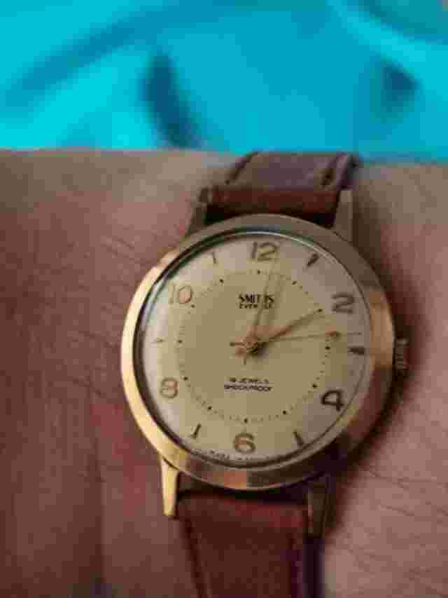 RARE SMITHS EVEREST SOLID 9CT GOLD CHAMPANGE DIAL MANUAL WIND MAN'S WATCH / S014