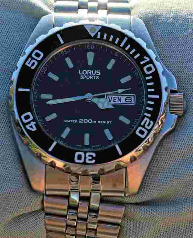 Lorus Sports Sub Professional Watch 200 M Quartz In Excellent Condition