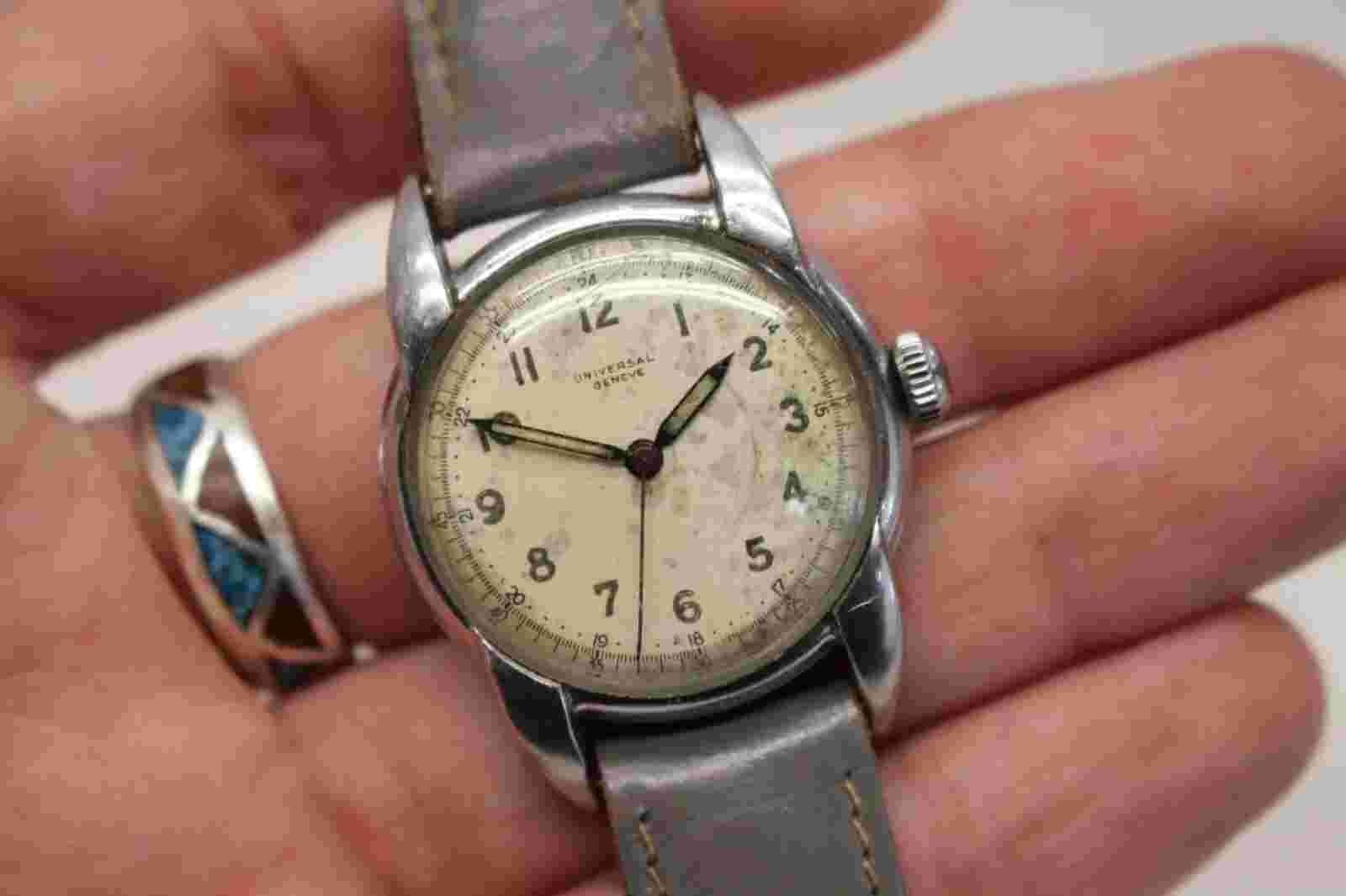 1950's UNIVERSAL GENEVE Manual Watch MILITARY DIAL Running RARE CASE DESIGN 31mm