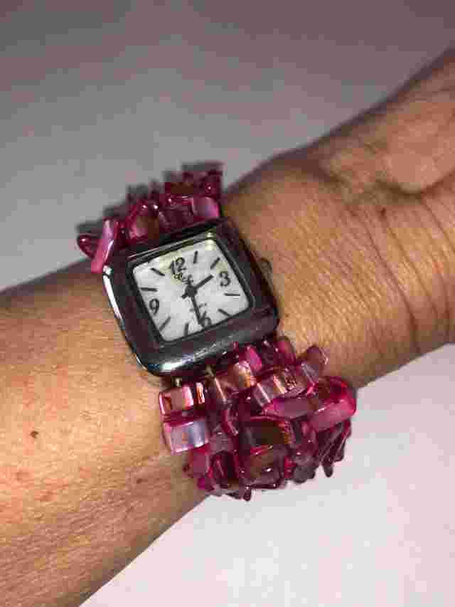 Colleen Lopez Silver Watch Pink Mother of Pearl Chip Bead Stretch Bracelet B1193