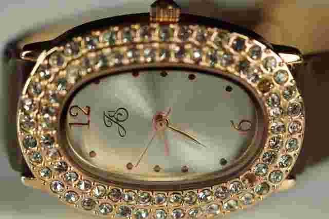 Watch - Women's JACLYN SMITH Rose Gold Brown Diamond Crystal  25mm Watch S36-12