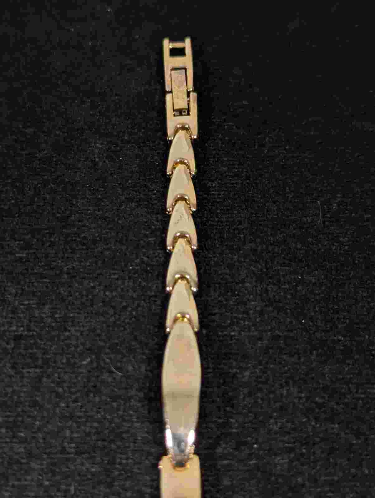 Figaro Couture White Dial Crystal Accent Gold Tone Bracelet Band Watch 7.5 Inch