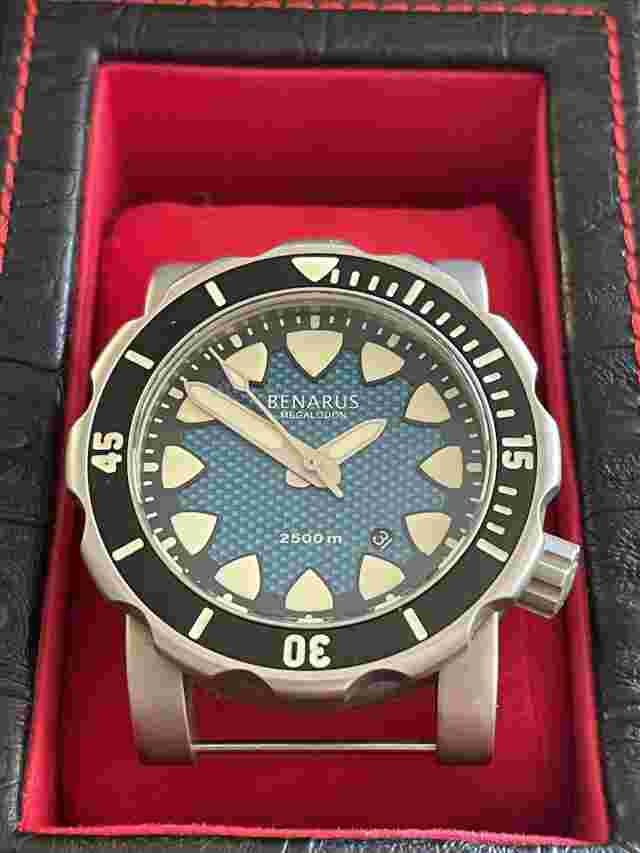 Gen 2 Benarus Megalodon  … Collectors Watch