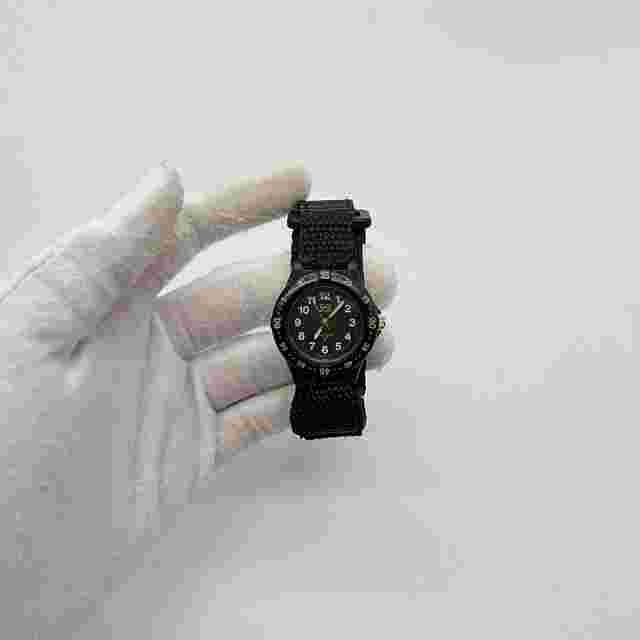 Q&Q Women Sport Watch Round Dial 29mm Black Rotating Bezel Water Resistant 5ATM