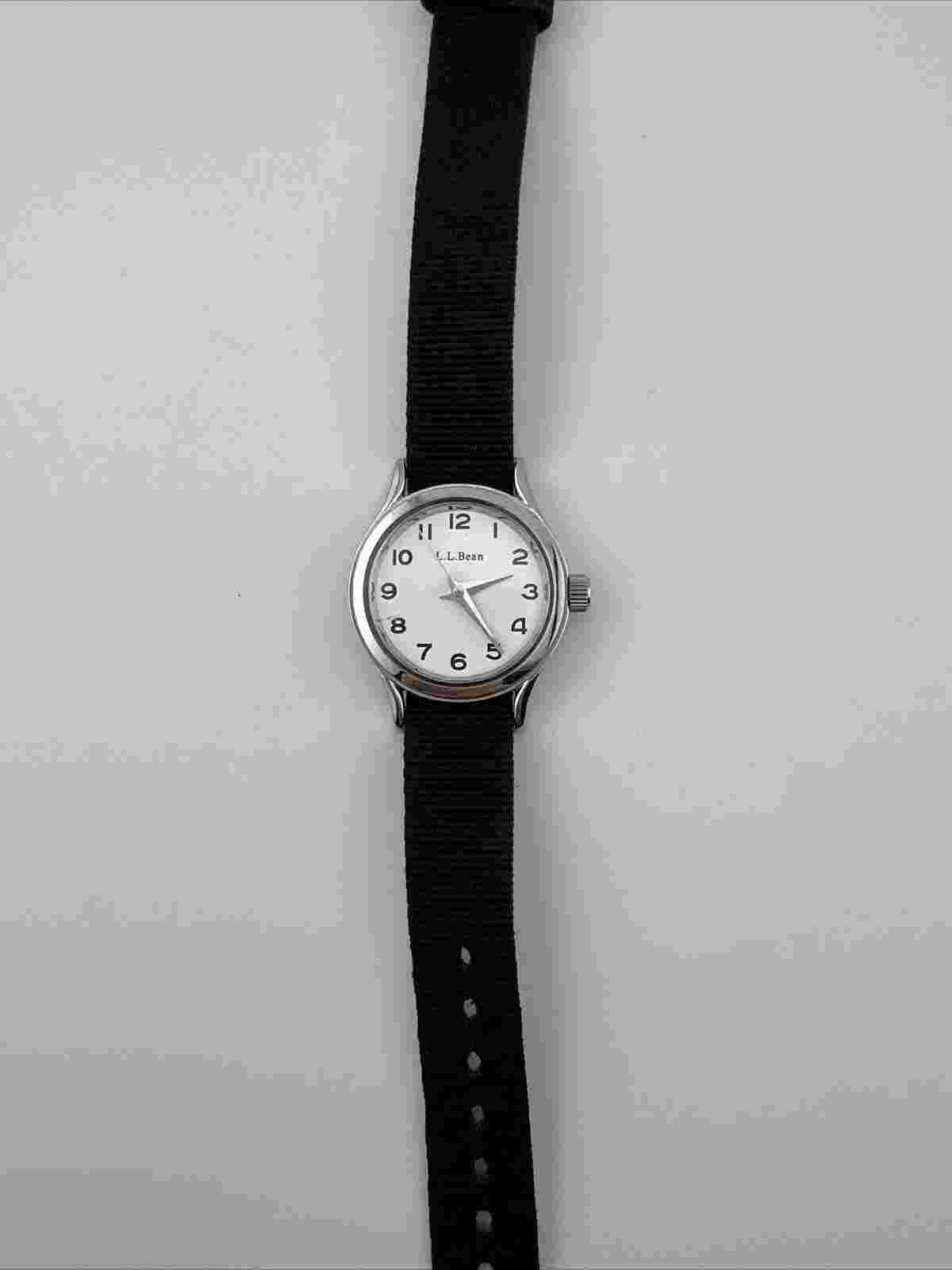 LL Bean Black And White Unisex Watch E10 Cloth Band Needs Batteries Face Cracked