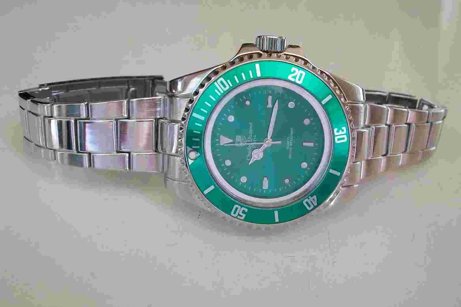 Men's silver finish Green Dial fashion dressy/casual watch