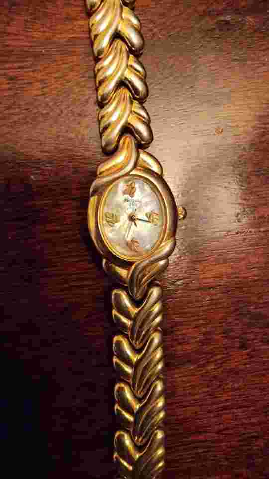 Black Hills Gold Watch Women Gold Tone Leaves MOP Oval Dial Needs Battery