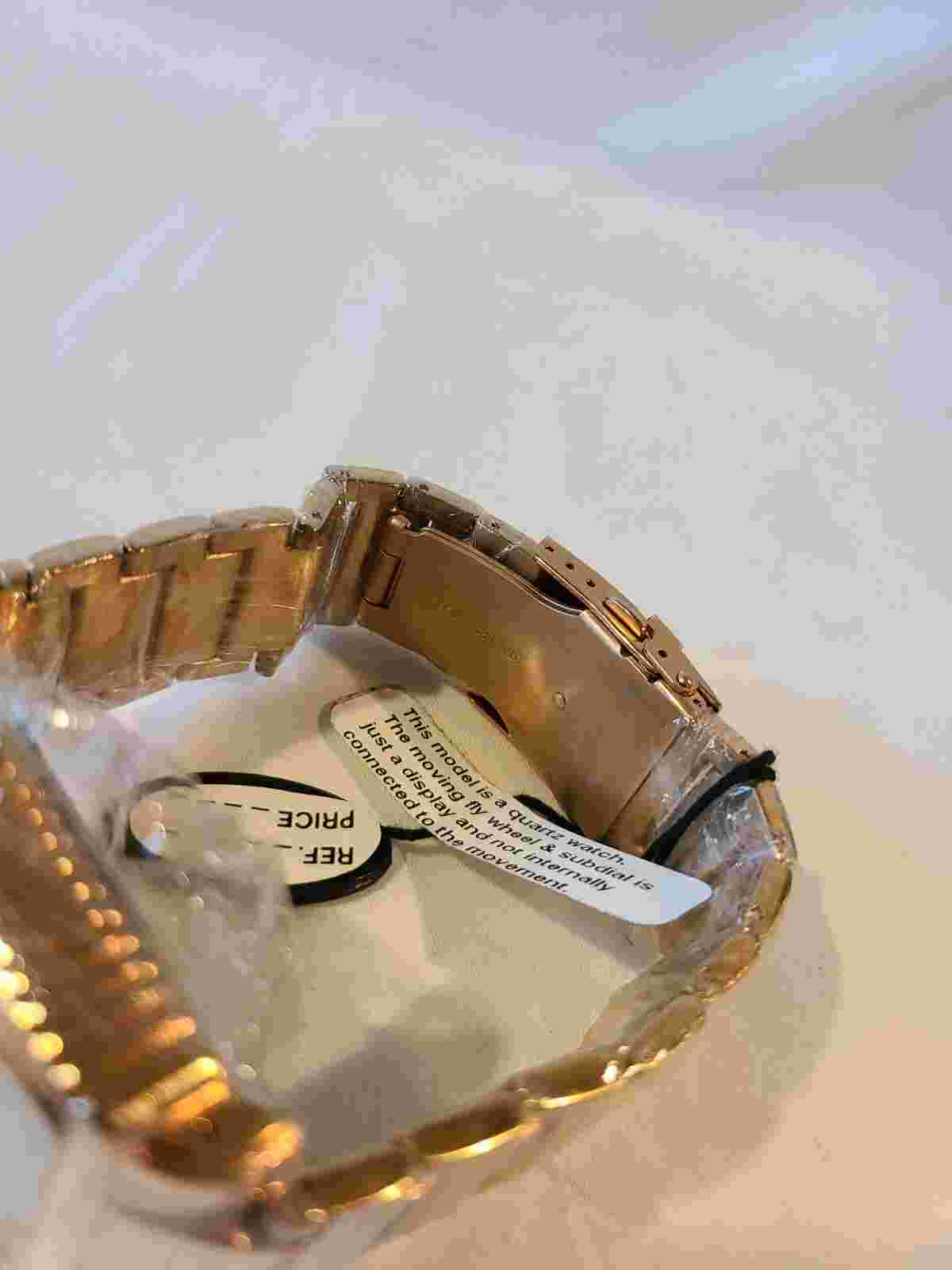 Le Chateau Watch (cc)