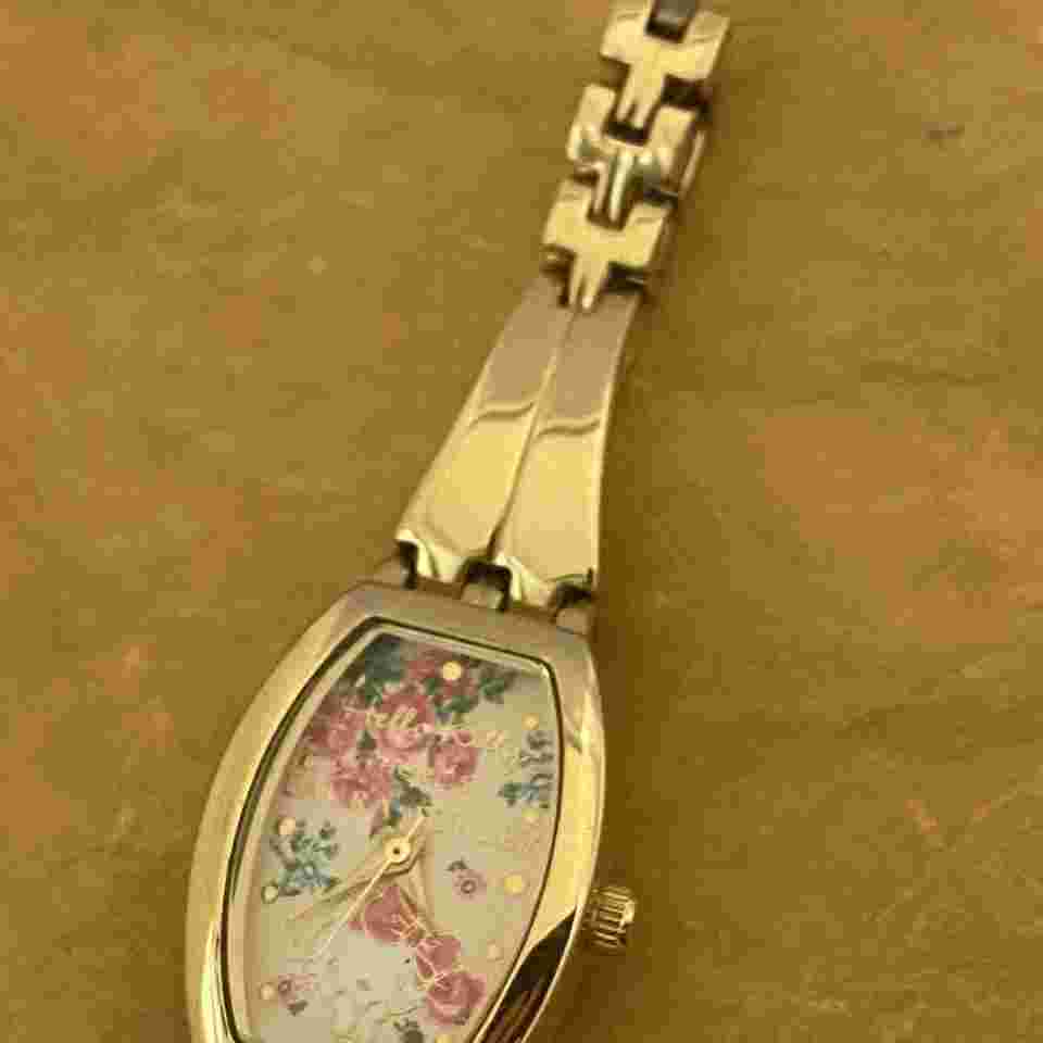Rare LAURA ASHLEY × Hello Kitty collaboration Limited Quartz Watch F/S