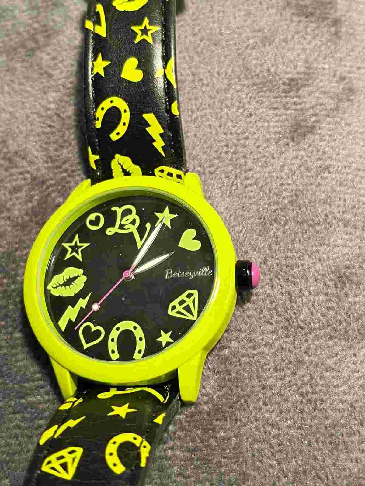VINTAGE Y2K BETSEYVILLE BETSEY JOHNSON NEON YELLOW GREEN & BLACK  STRAP