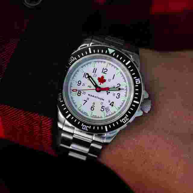 MARATHON 41MM ARCTIC RED MAPLE LARGE DIVERS AUTOMATIC (GSAR) WITH STAINLESS STEE