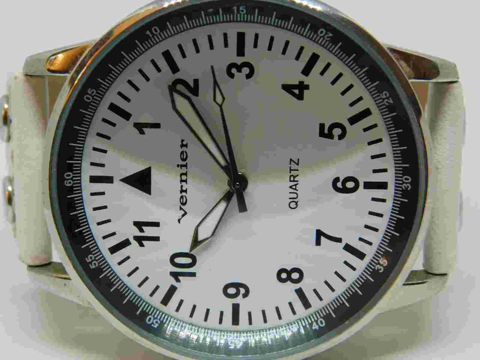 Vernier VNR11077WT White Tone Band Quartz Analog Men's Watch New Battery