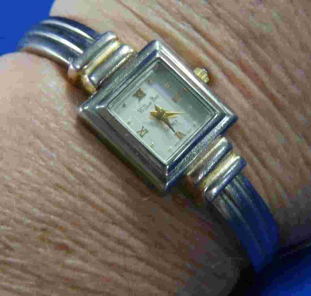 WILLOW BAY SK26010B washed GOLD TONE hinged CUFF BRACELET WATCH, 820 A10