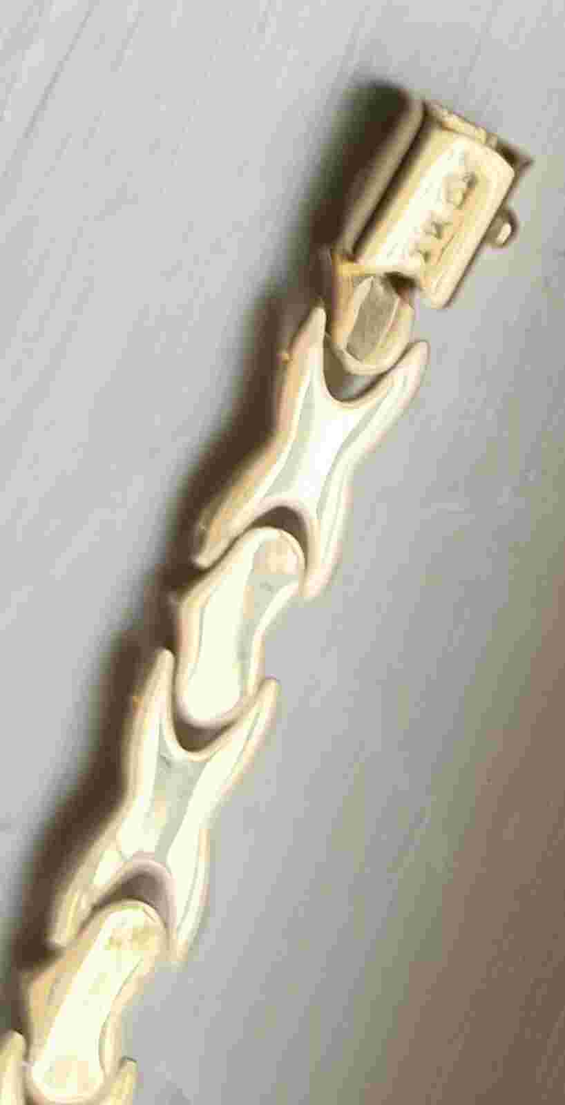 MICHAEL ANTHONY LADIES 14K YELLOW GOLD HEART-KISSES WRIST WATCH SAPPHIRE CROWN