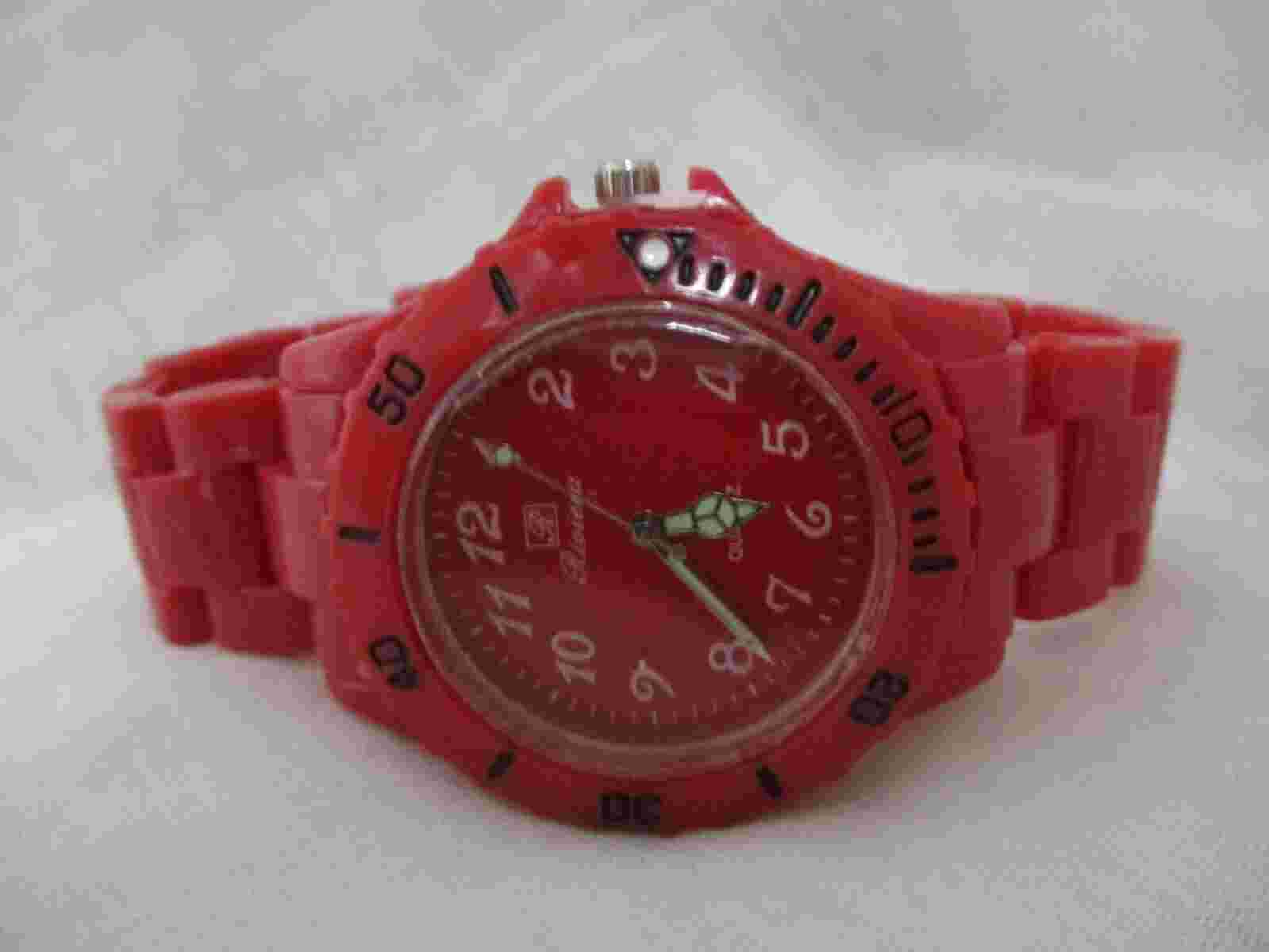 Riviera Watch Red Link Band Modern Stylish