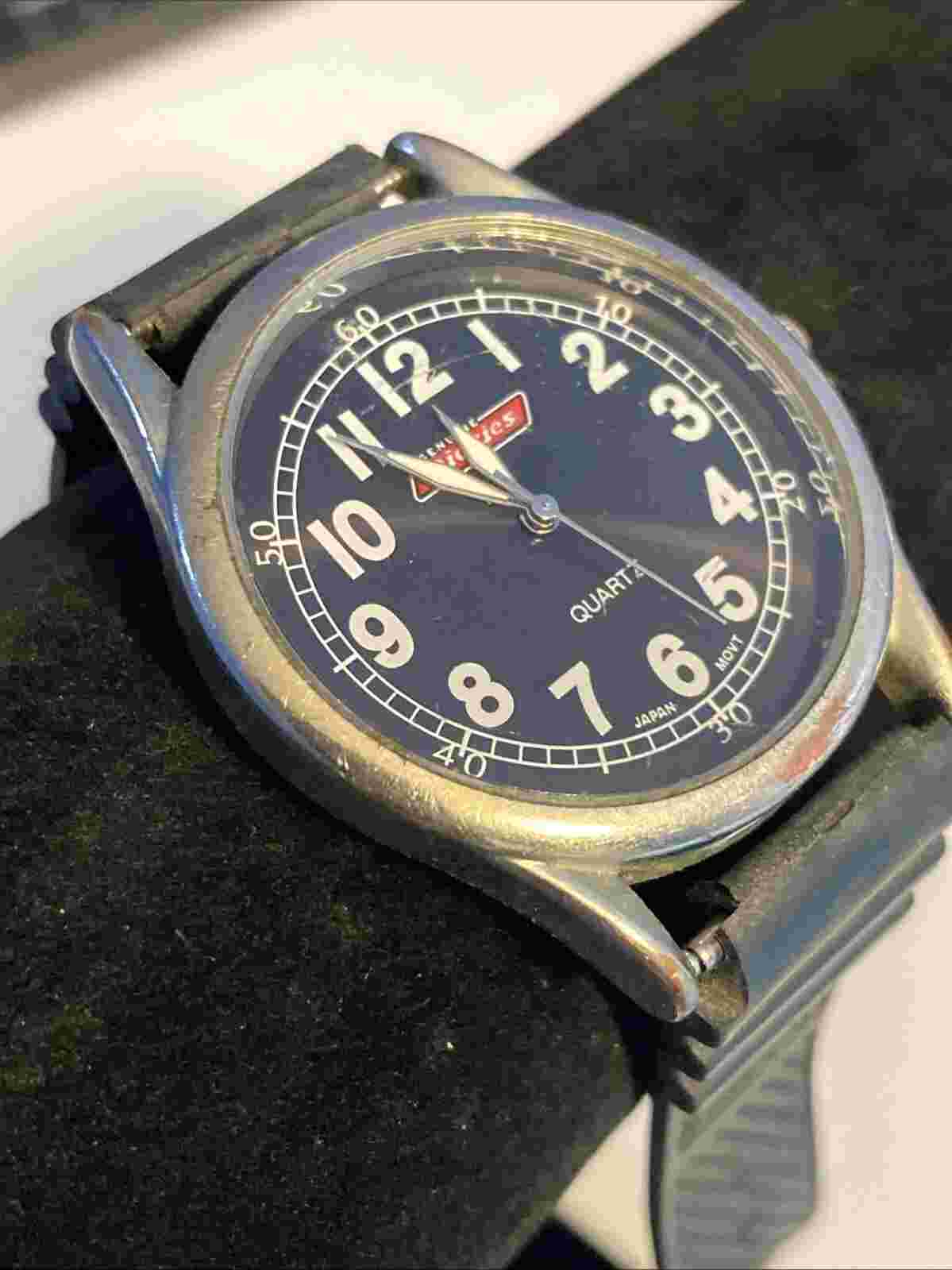 DICKIES LDX646wm Silver Tone Case Quartz Analog Men's Watch Battery