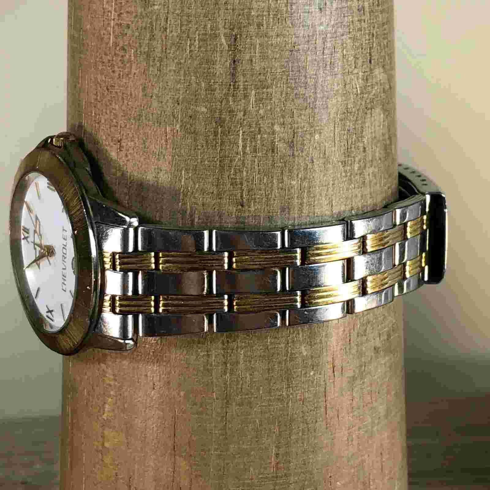 Chevrolet Men TX0298 White Dial Date Two-Tone 36mm Round Quartz Watch 8"