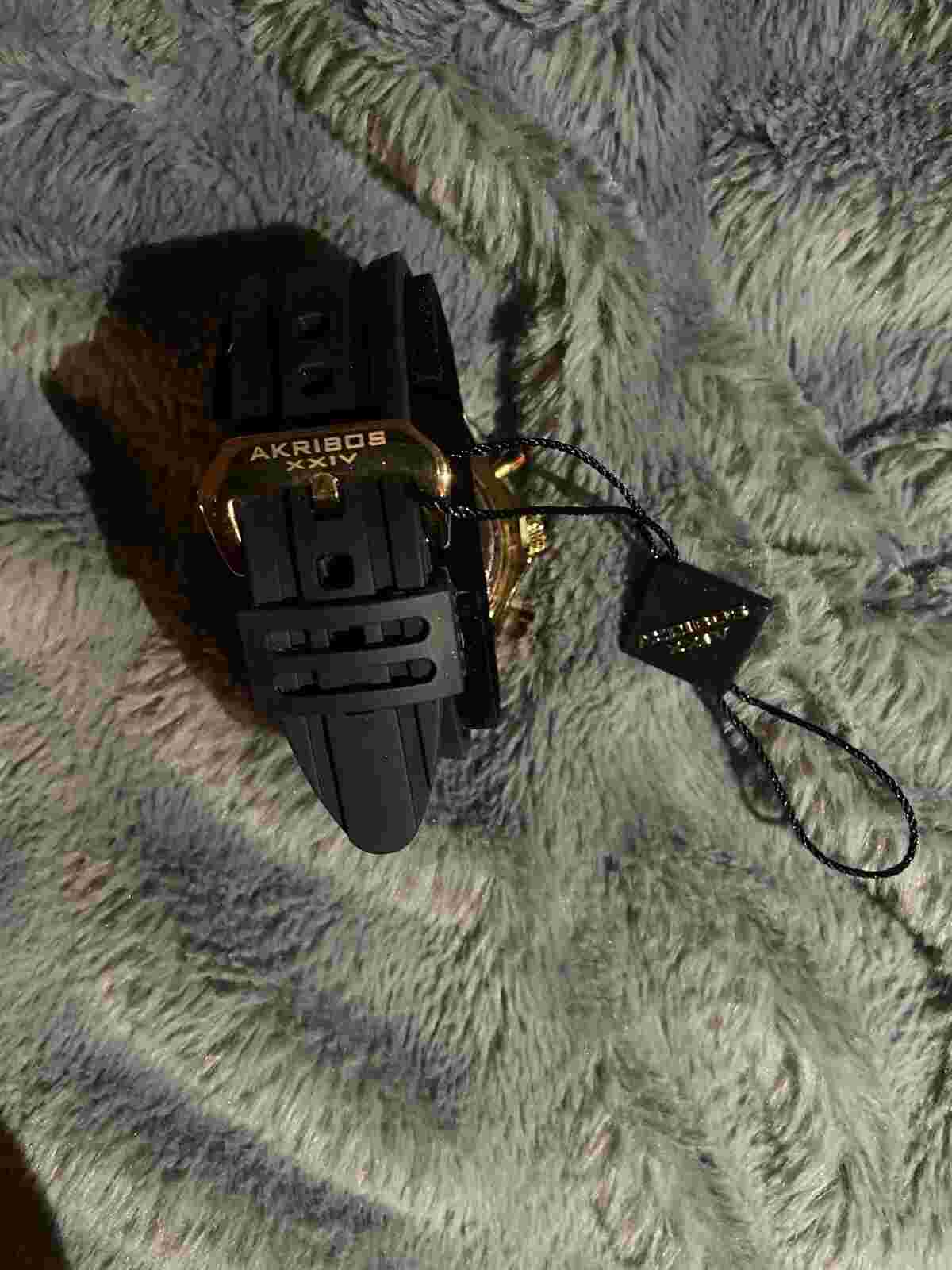 Akribos XXIV Conqueror Yellow gold toned/Rubber 048 mm