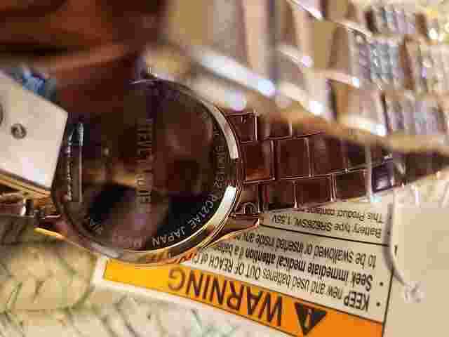 Steve Madden NYC Women’s Watch Rose Gold Tone Gem Bezel Wristwatch New Battery
