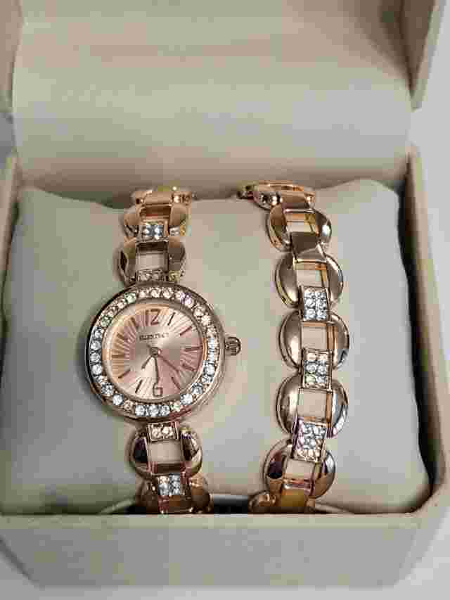 Ellen Tracy Womens Rose Gold Tone Bracelet Watch And Bracelet Set NWTS