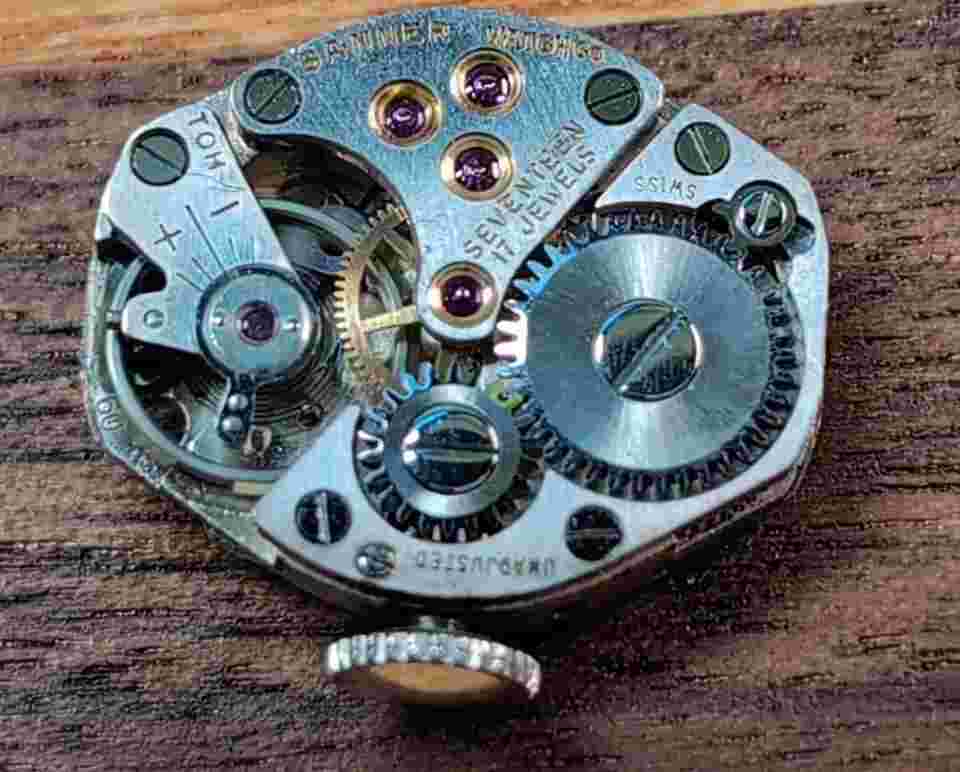 Vintage BANNER PERMAPOWER 17j 15mm Swiss Watch Movement TICKS PARTS or REPAIR