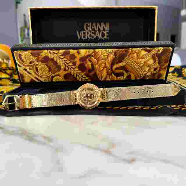 GIANNI VERSACE SIGNATURE Medusa Gold Plated G10 Men's Watch w/ box from 1993