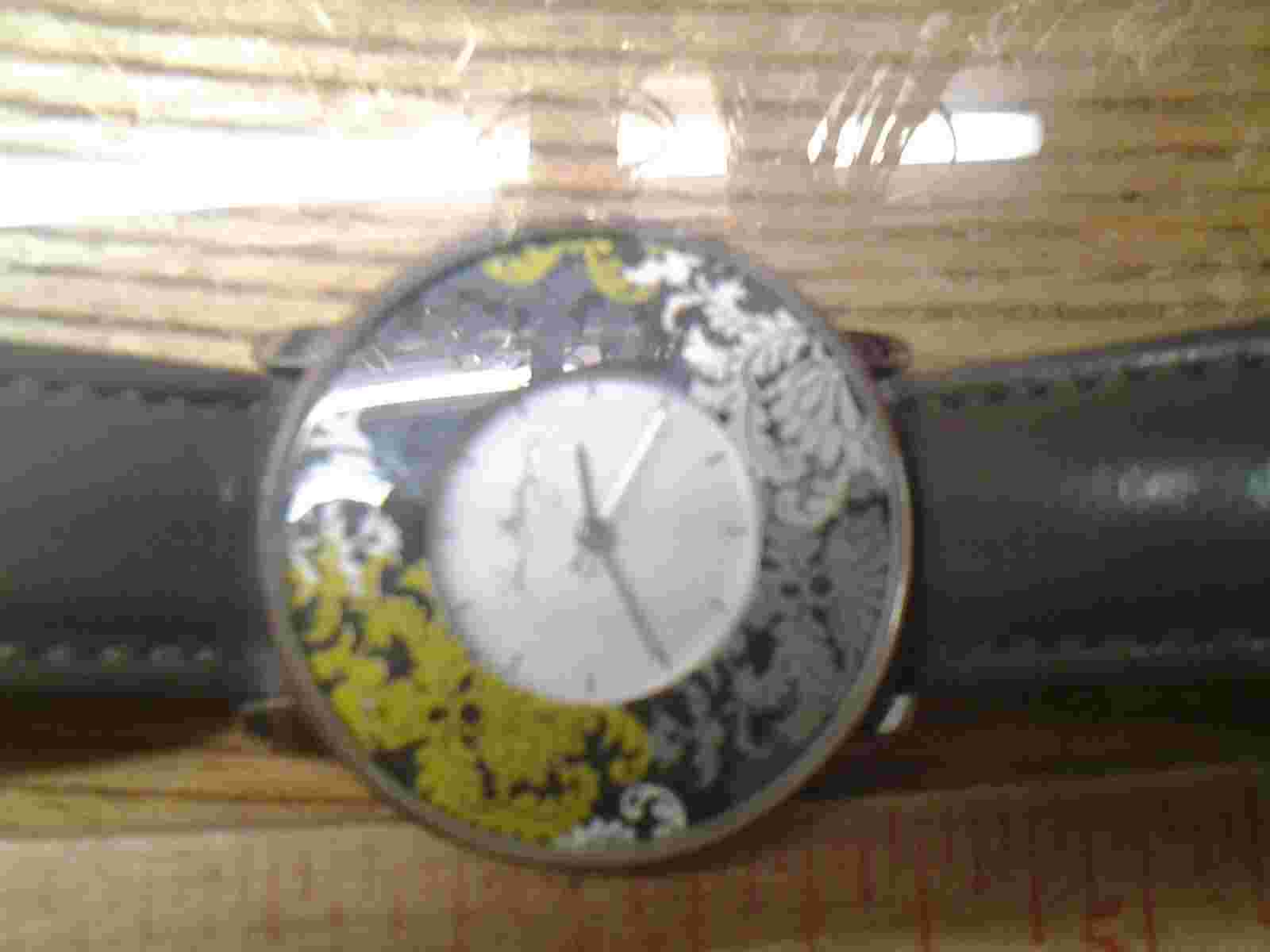 Vera Bradley Women's Ladies Bezel  Paisley Watch New Battery