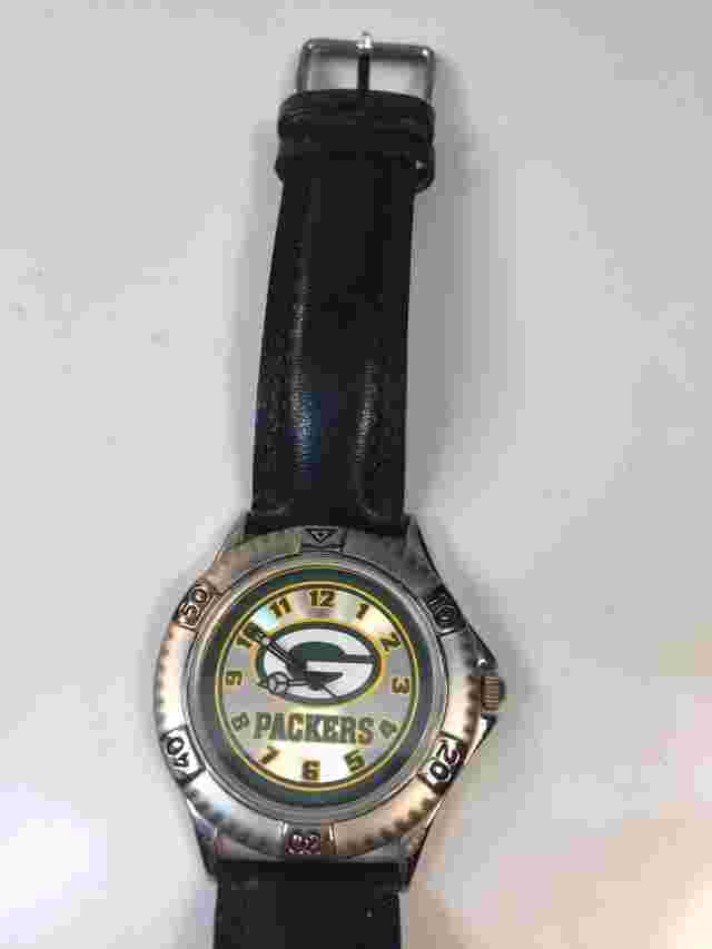 NFL Green Bay Packers Quartz Watch 8" Black Leather Band 39mm Case 1998