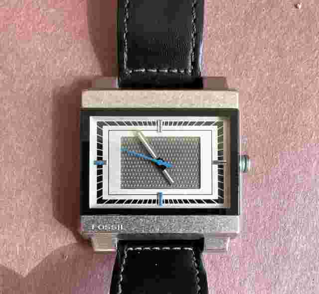 Vintage Fossil Watch Rectangular Face with Modernistic Design WORKING