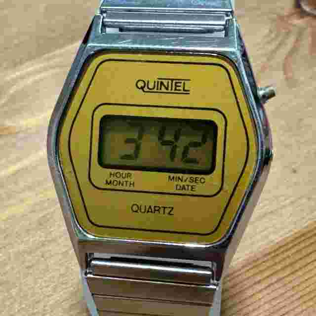 Vintage Quintel Quartz Watch Men Silver Steel Band LCD Digital Date New Battery