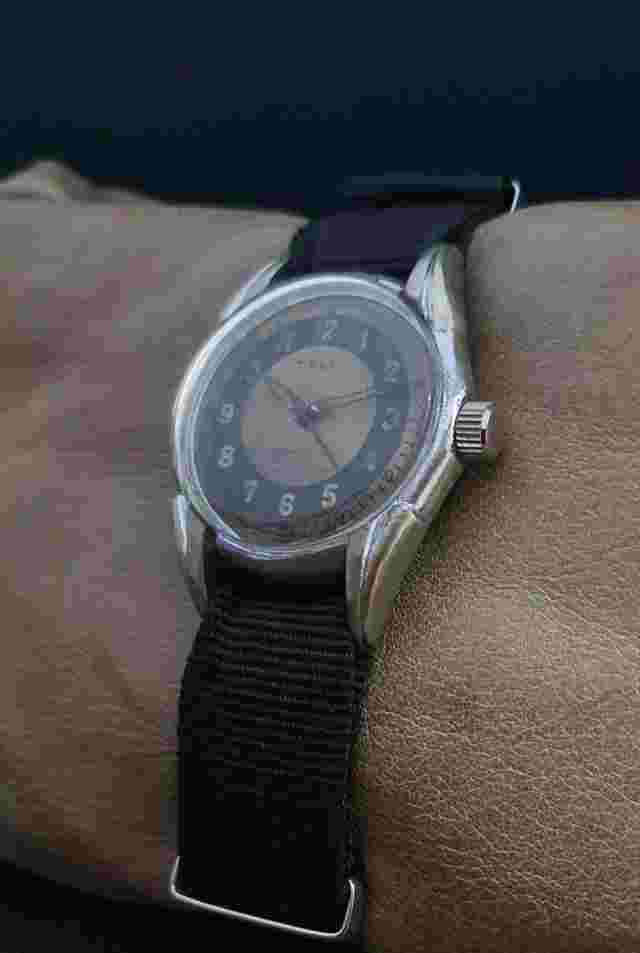 RARE!!  TELL WWII 40's MILITARY VINTAGE 15J TWO-TONE SWISS WATCH.