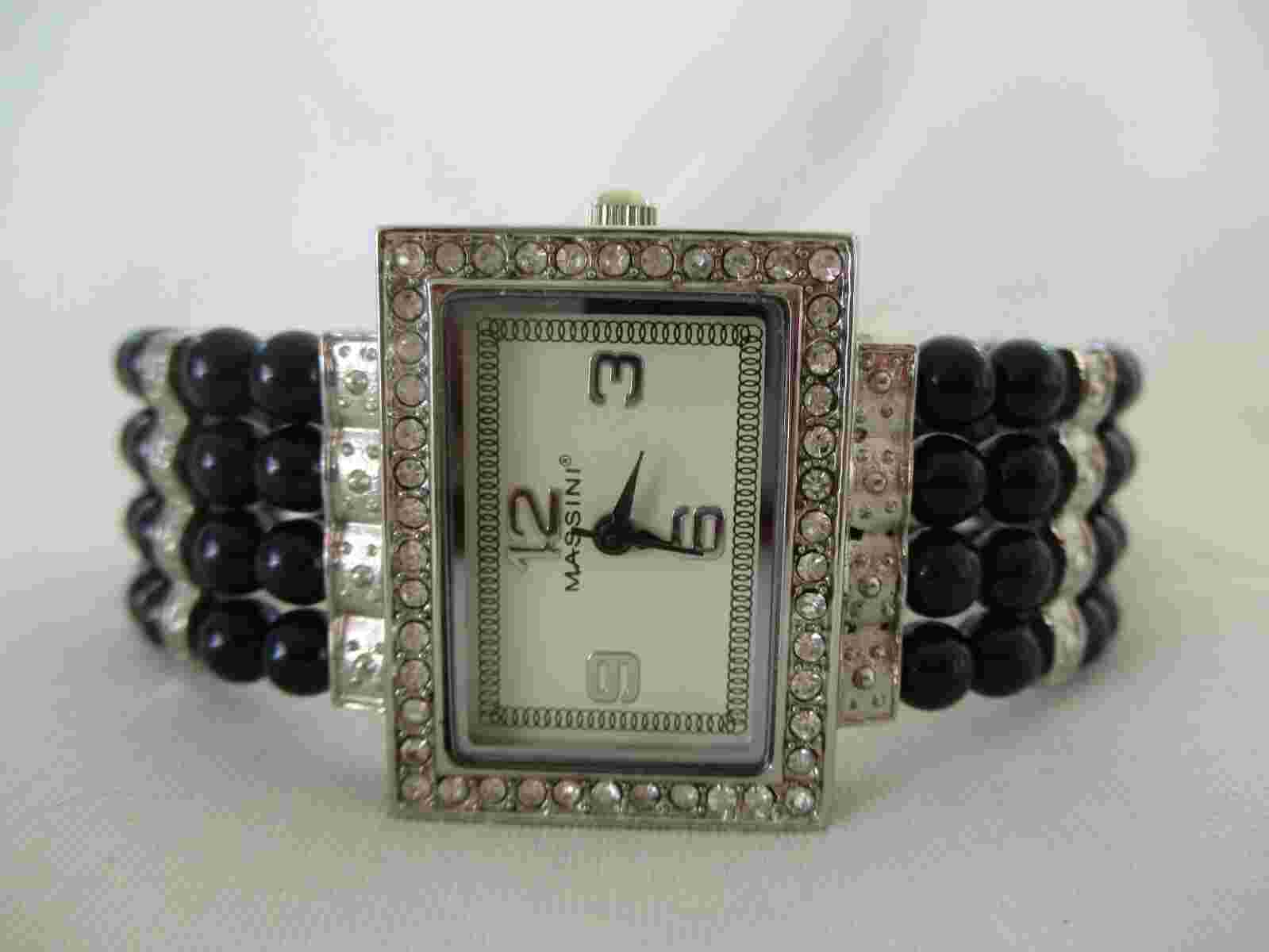 Massini Analog Wristwatch with a Cuff Band