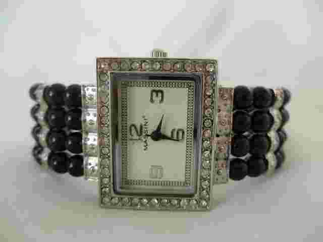 Massini Analog Wristwatch with a Cuff Band