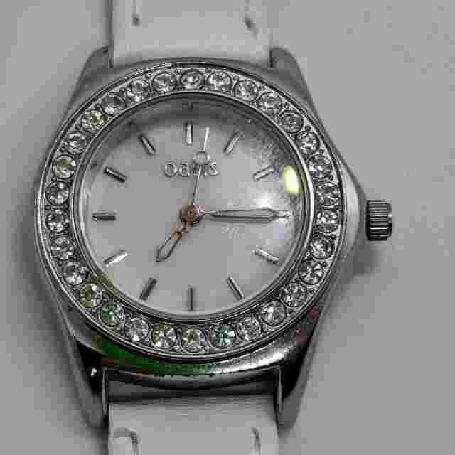 Oasis Round Quartz Watch