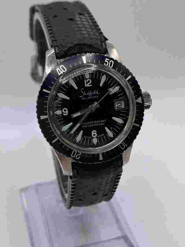 Vintage Sheffield Swiss Made Divers Lume Date Dial Ladies Watch New Batt