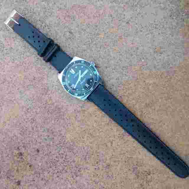 DOGMA Skin Diver 20 ATM DELUXE Day & Date Manual Wind 21 Rubis 36mm Watch