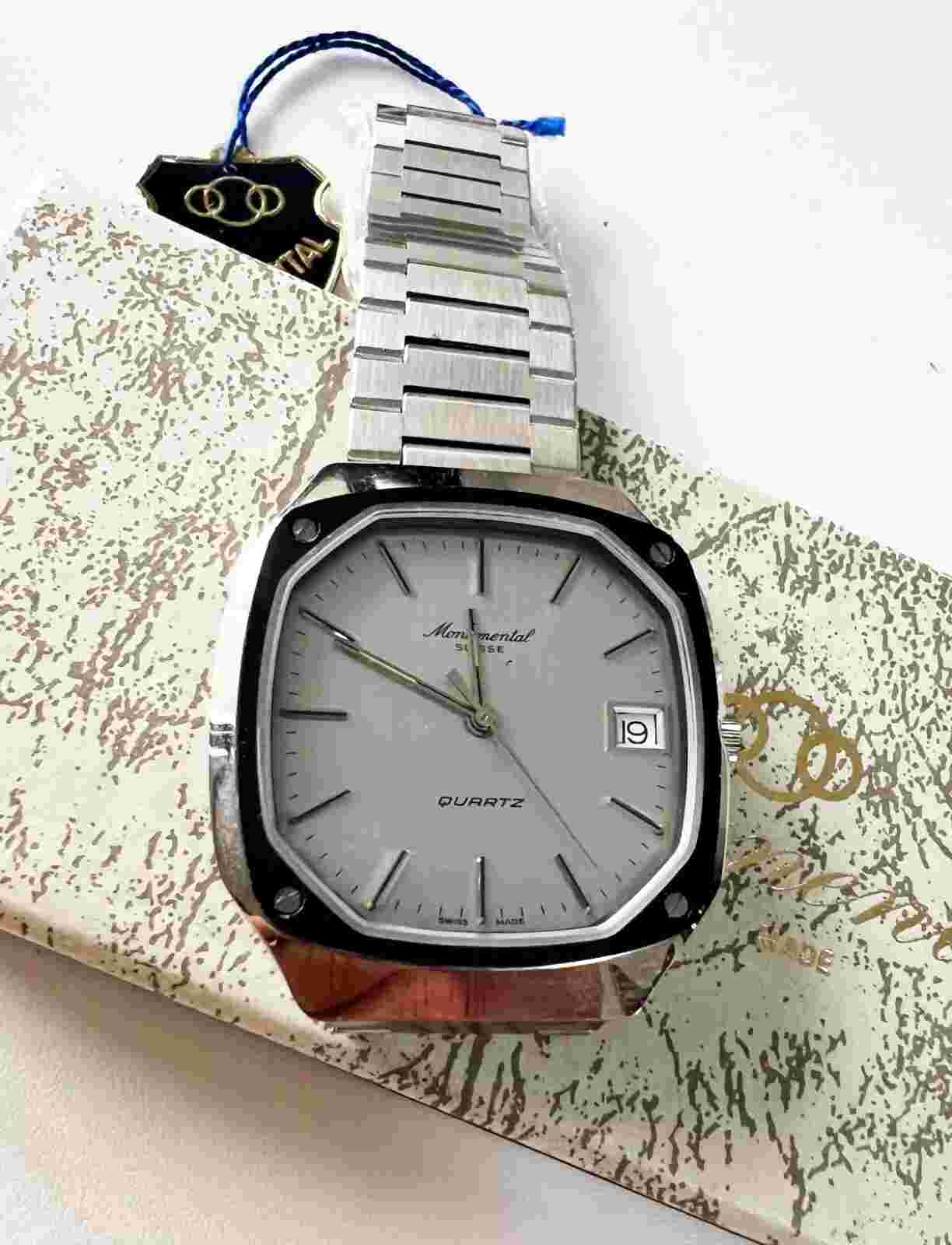 MONUMENTAL - Steel Watch 40mm Quartz  70-80s - NOS - Swiss Made