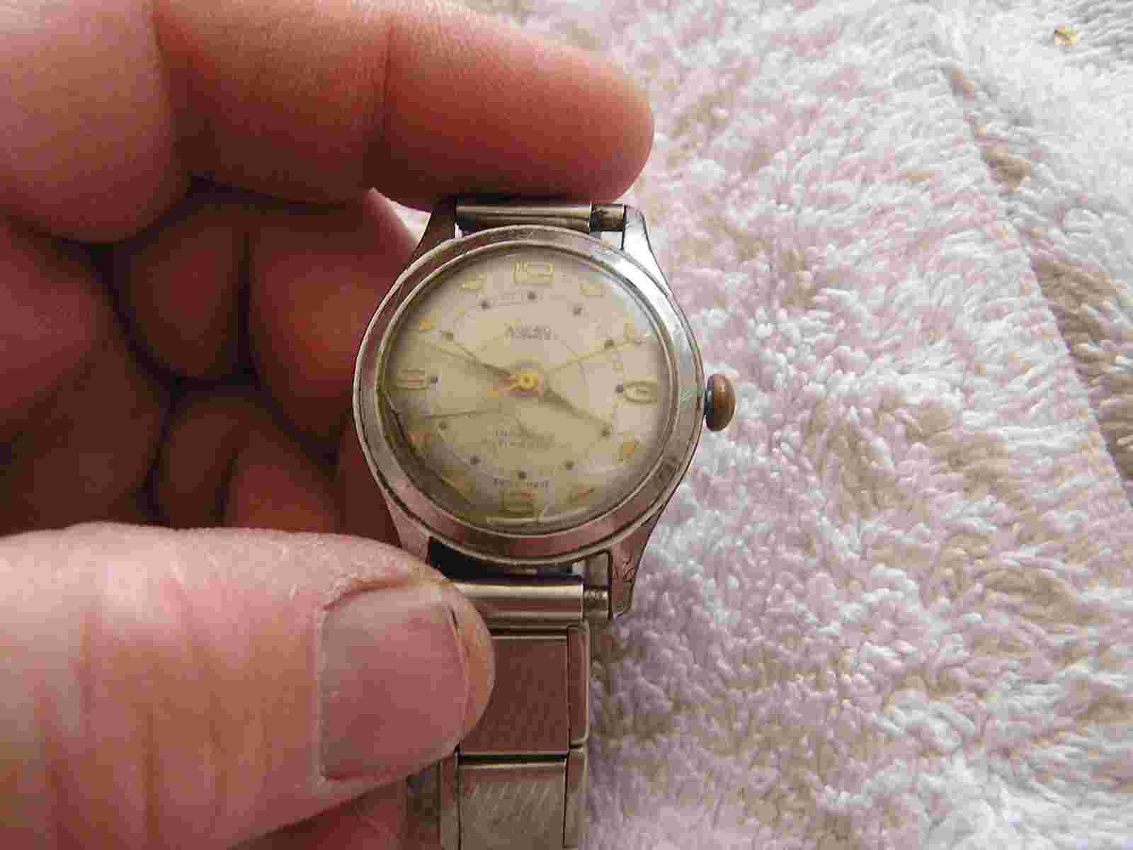 Vintage Accro Incabloc Watch 17 Jewels