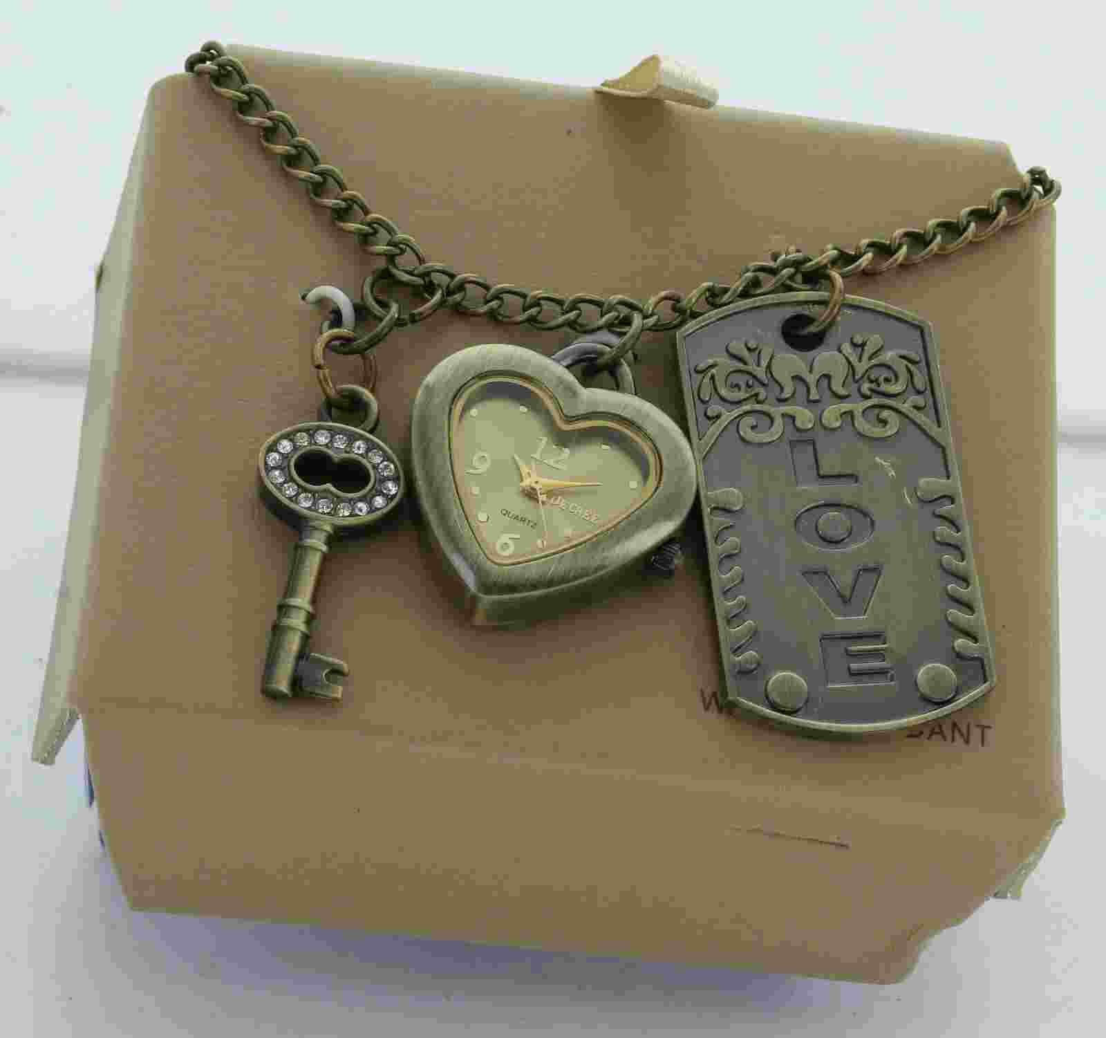 DECREE Women’s Charm necklace watch with key to heart for fall in love